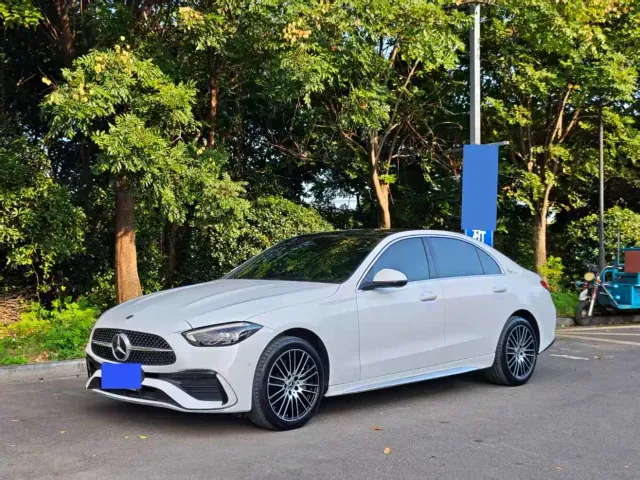Фотография автомобиля — Mercedes-Benz C-Class