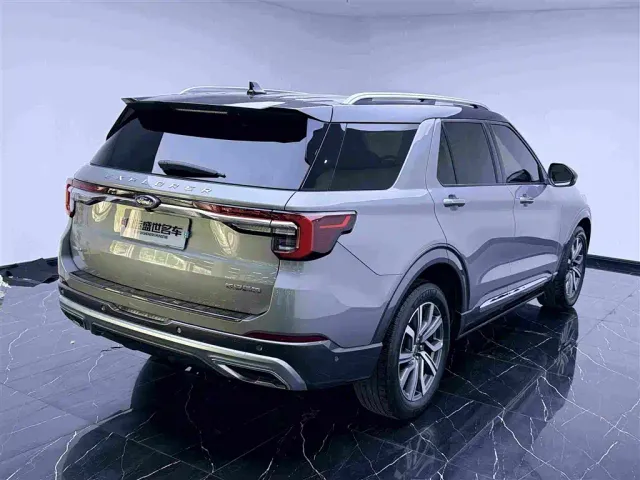Ford Explorer 2023 EcoBoost 285 AWD Titanium Edition 7-Seater — Фото автомобиля 4