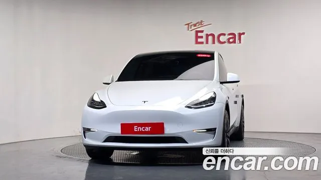 Tesla Model Y — Фото автомобиля 3