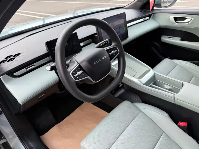 Roewe D6 — Фото автомобиля 14