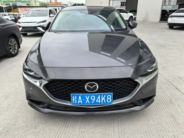 Mazda Axela — Фото автомобиля 6