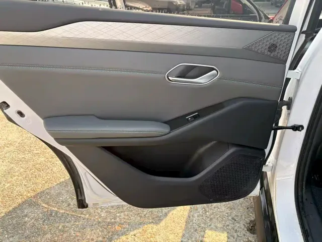 BYD Qin L — Фото автомобиля 4