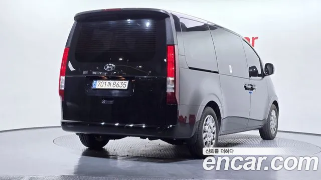 Hyundai Staria — Фото автомобиля 2