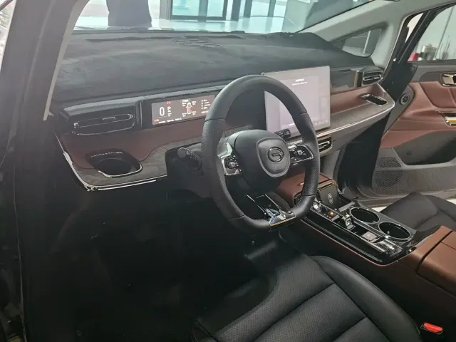GAC Trumpchi E8 — Фото автомобиля 9