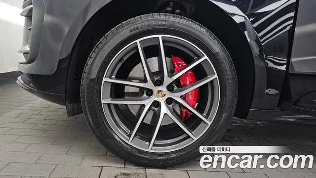 Porsche Macan — Фото автомобиля 5