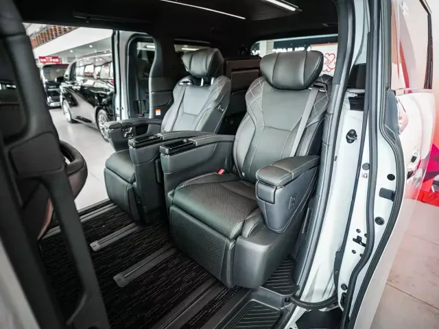 Toyota Alphard — Фото автомобиля 7