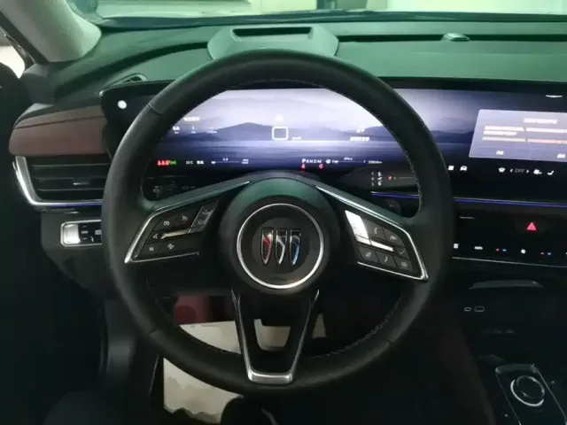 Buick Envision Plus — Фото автомобиля 10
