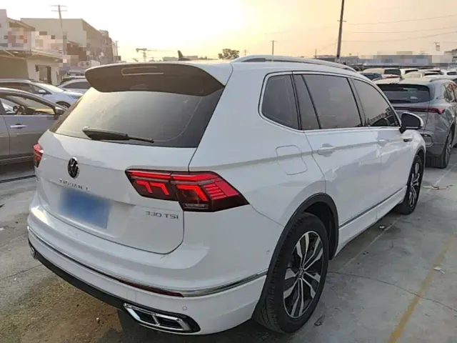 Volkswagen Tiguan L — Фото автомобиля 6