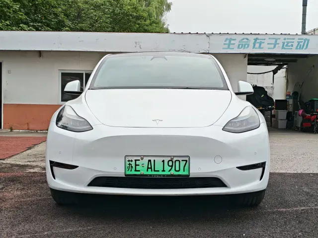 Фотография автомобиля — Tesla Model Y