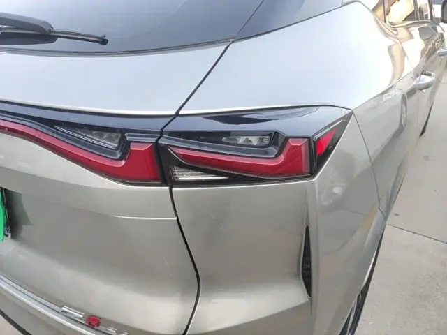 Changan Z6 — Фото автомобиля 7