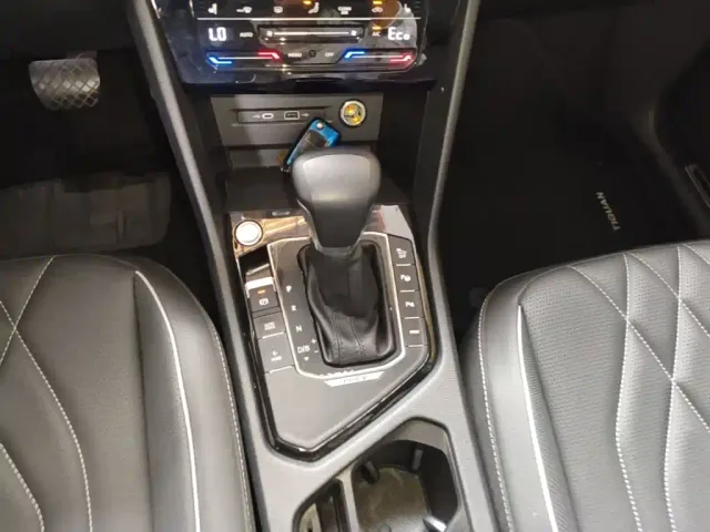 Volkswagen Tiguan L PHEV — Фото автомобиля 13