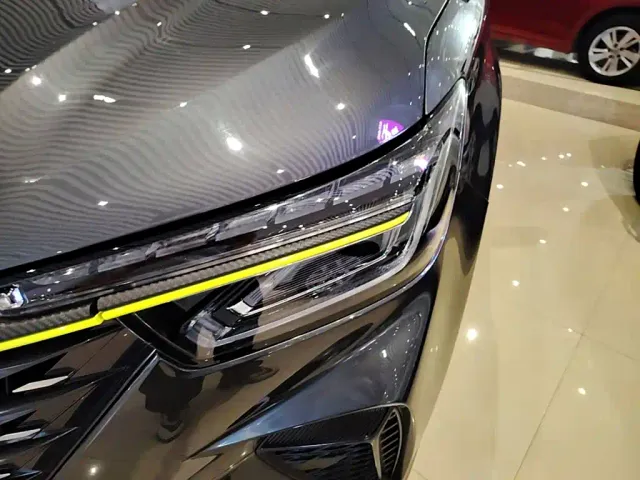 Roewe RX5 — Фото автомобиля 23