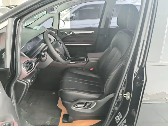 GAC Trumpchi M6 — Фото автомобиля 14