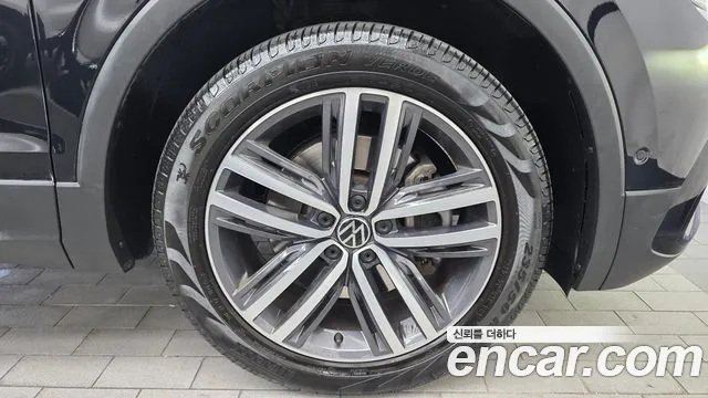Volkswagen Tiguan — Фото автомобиля 6