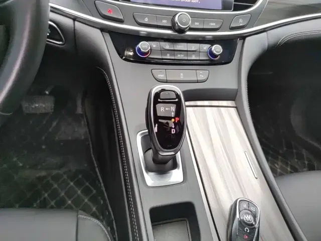 Buick LaCrosse — Фото автомобиля 13
