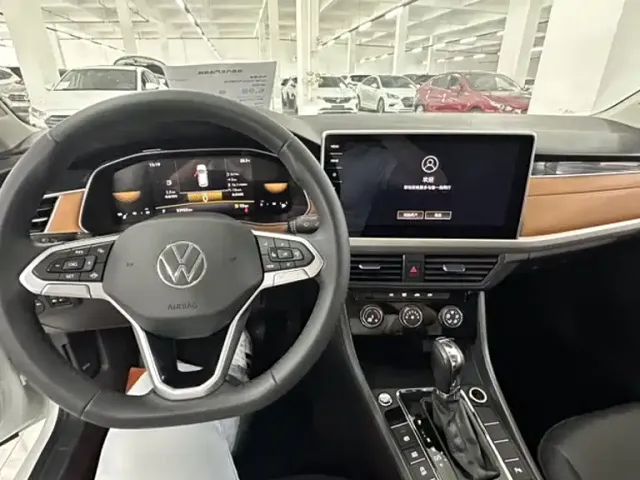 Volkswagen Bora — Фото автомобиля 9