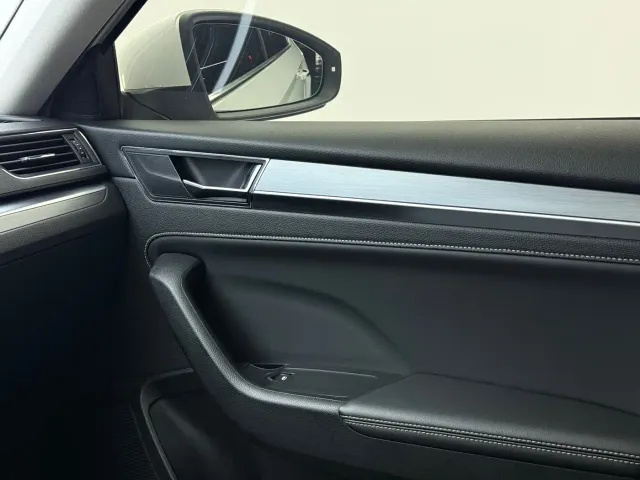 Skoda Superb — Фото автомобиля 10