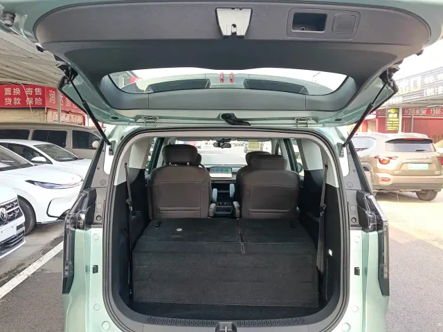 Maxus Dajia 7 — Фото автомобиля 8
