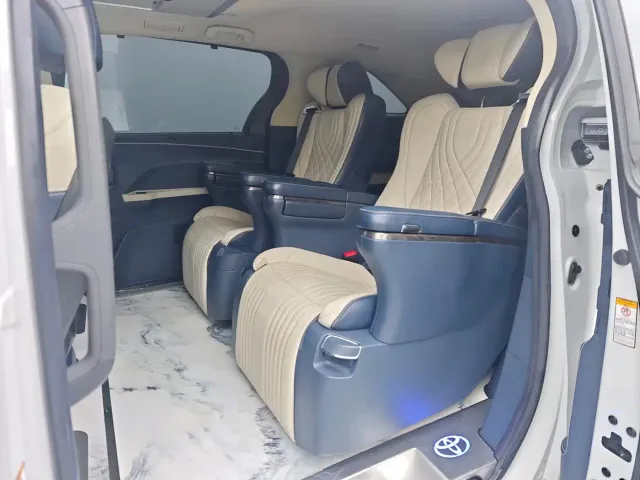 Toyota Sienna — Фото автомобиля 6