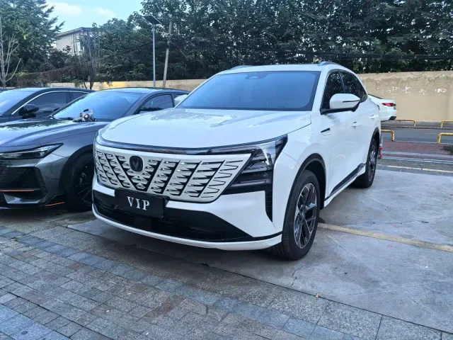 Фотография автомобиля — Changan CS75 Plus