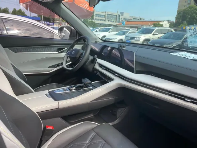 Changan CS75 Plus — Фото автомобиля 13