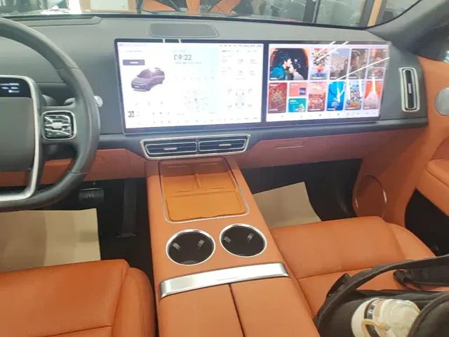 Li Auto L8 — Фото автомобиля 12