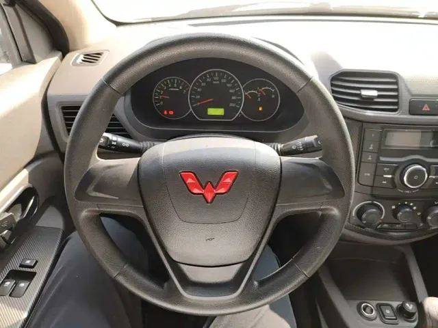 Wuling Hongguang — Фото автомобиля 10