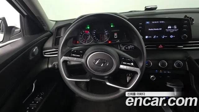 Hyundai AVANTE Avante (CN7) 1.6 LPi (Для проката) — Фото автомобиля 13
