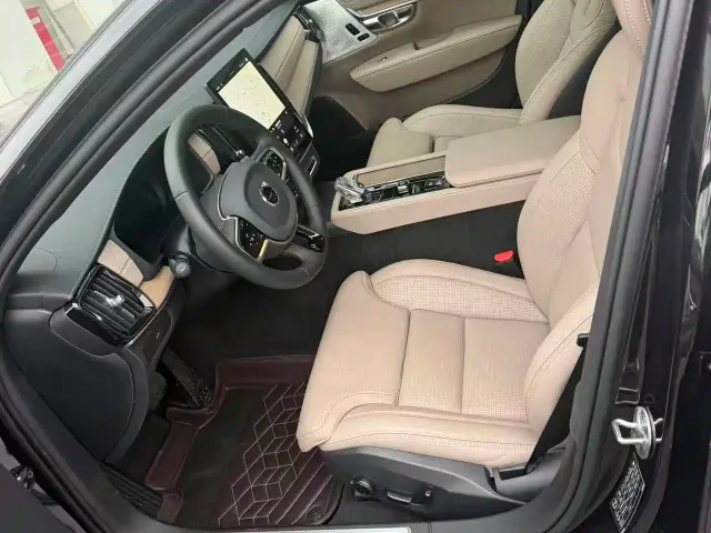 Volvo S90 — Фото автомобиля 5