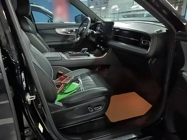 GAC Trumpchi GS8 — Фото автомобиля 24