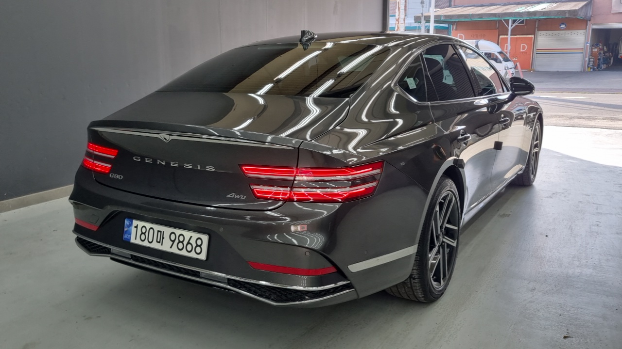 Genesis G80 Бензин 2.5 турбо AWD — Фото автомобиля 2