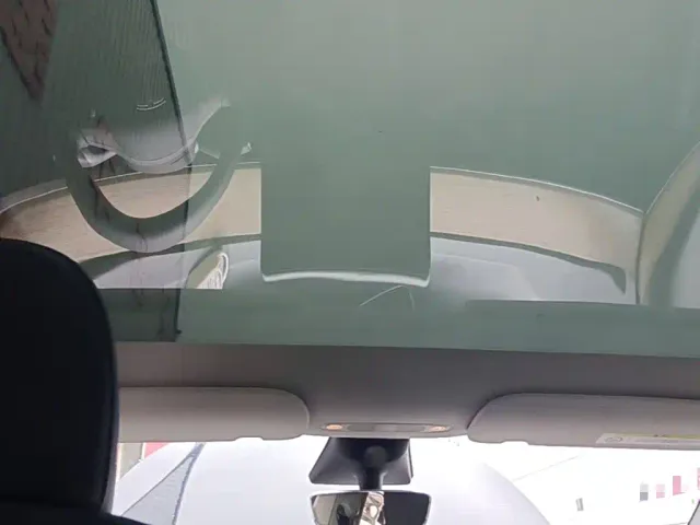 Tesla Model Y — Фото автомобиля 17