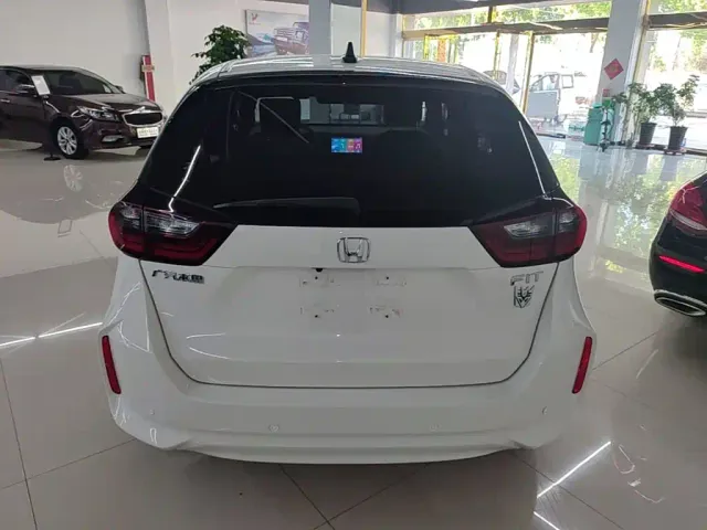 Honda Fit — Фото автомобиля 5