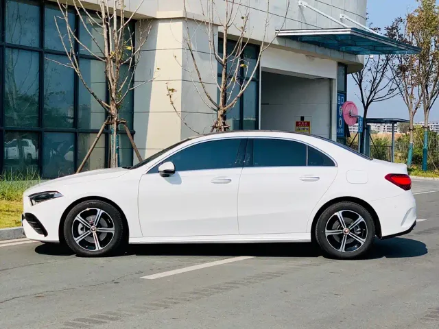 Mercedes-Benz A-Class — Фото автомобиля 4