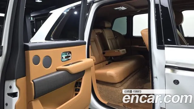 Rolls-Royce Cullinan — Фото автомобиля 12