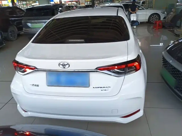 Toyota Corolla — Фото автомобиля 5