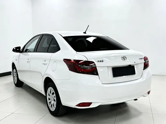 Toyota Vios — Фото автомобиля 4