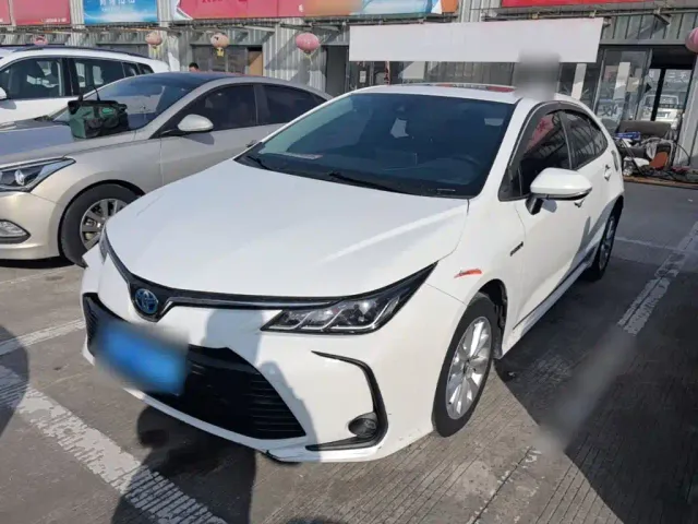 Фотография автомобиля — Toyota Corolla