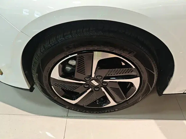 Geely Galaxy L6 — Фото автомобиля 22