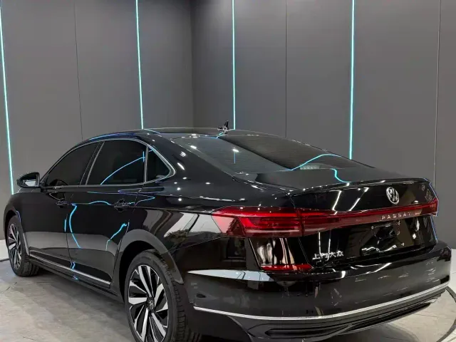 Volkswagen Passat — Фото автомобиля 8