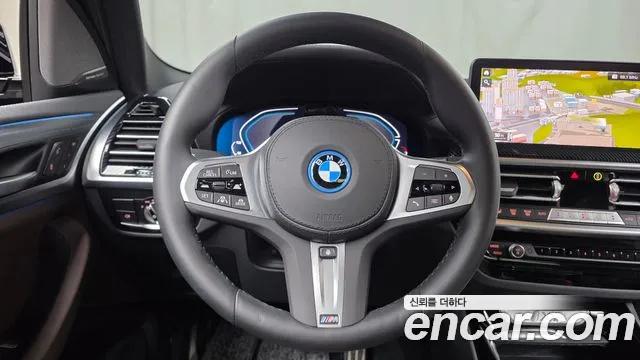 BMW iX3 — Фото автомобиля 29