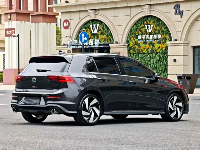 Volkswagen Golf GTI — Фото автомобиля 9
