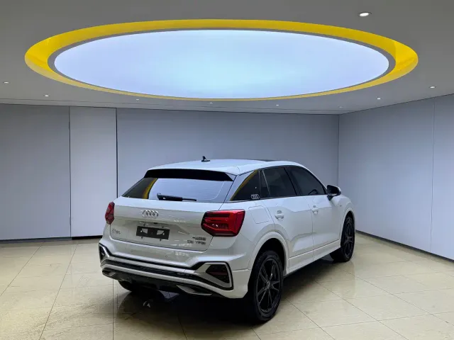 Audi Q2L — Фото автомобиля 6