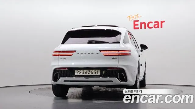 Genesis GV70 — Фото автомобиля 4