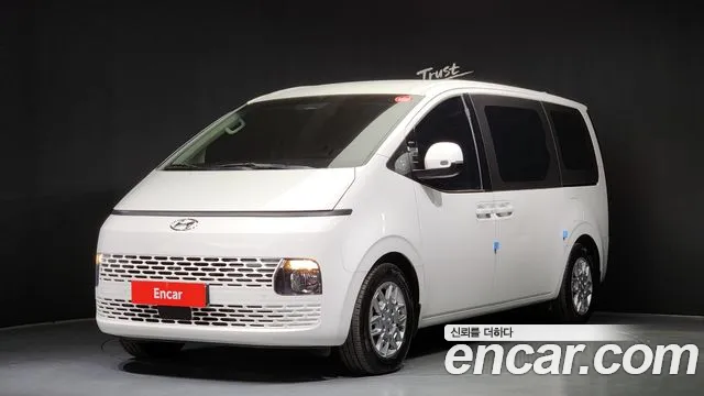 Фотография автомобиля — Hyundai Staria