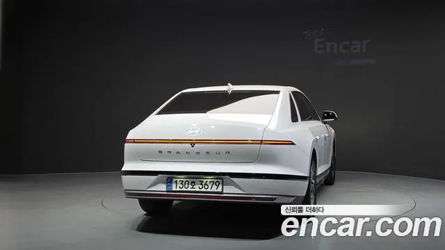 Hyundai Grandeur Grandeur (GN7) 2.5 Бензин 2WD — Фото автомобиля 4