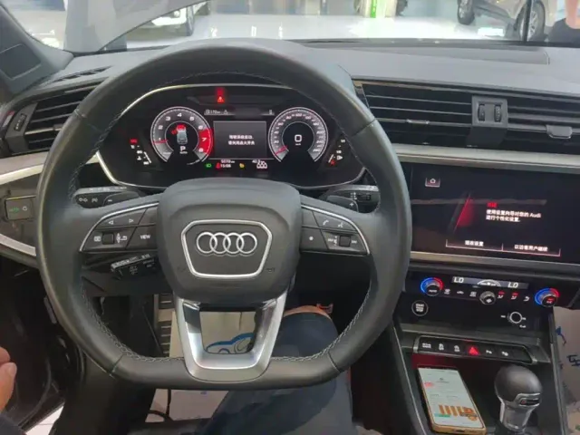 Audi Q3 — Фото автомобиля 9