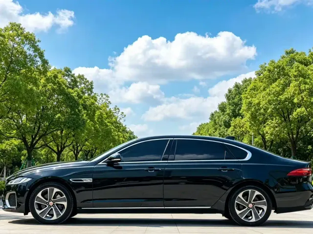 Jaguar XFL — Фото автомобиля 7
