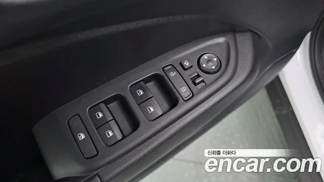 Hyundai Venue — Фото автомобиля 15