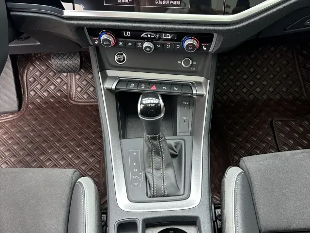 Audi Q3 — Фото автомобиля 15